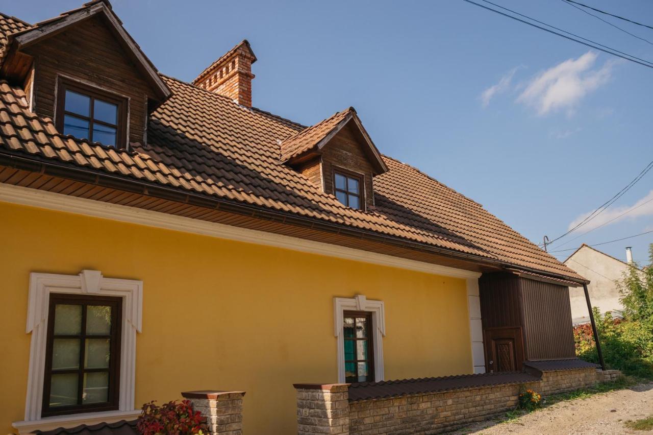 Джерело Kamianets-Podilskyi Exterior foto
