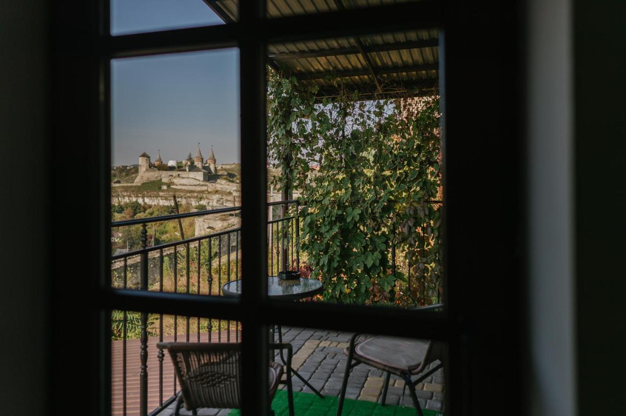 Джерело Kamianets-Podilskyi Exterior foto