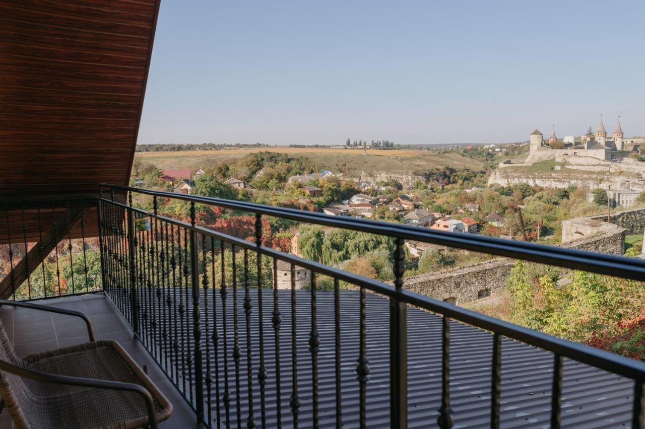 Джерело Kamianets-Podilskyi Exterior foto