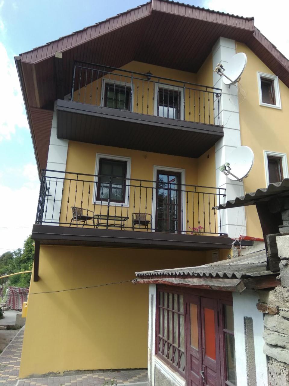 Джерело Kamianets-Podilskyi Exterior foto